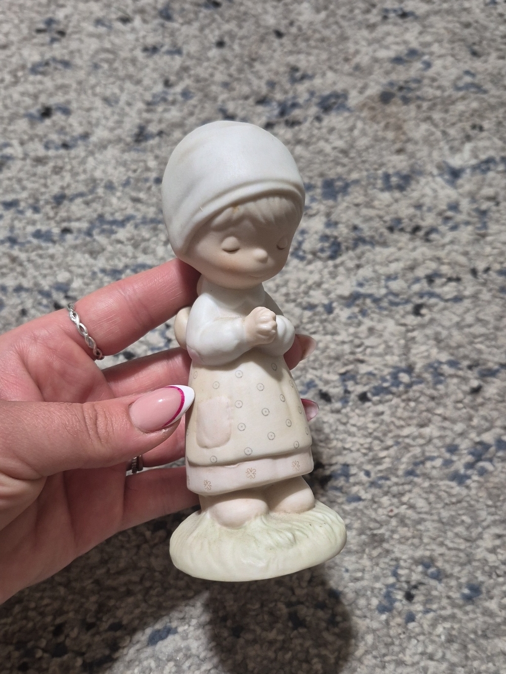 Precious Moments Porcelain Figurine 'Thanking Him For You' E-7155
